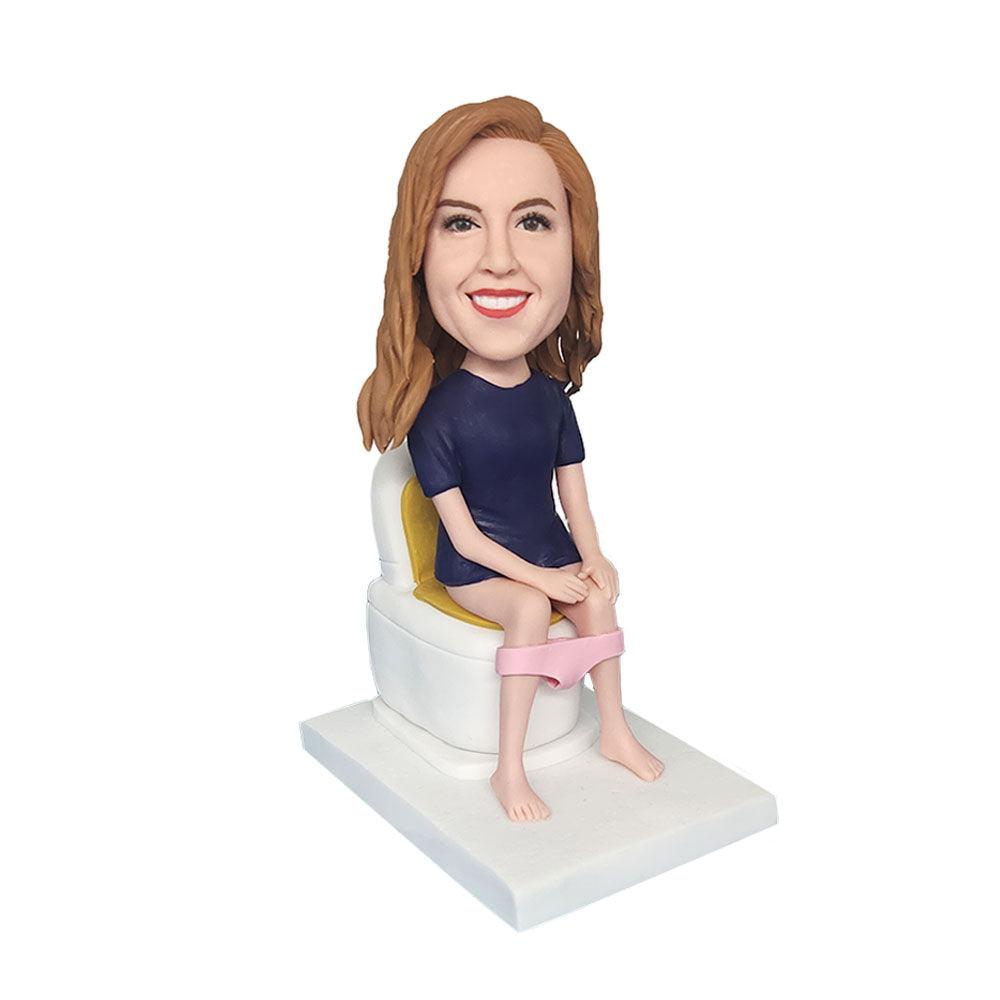 Woman Sitting On The Toilet BobbleHead – Mydedor Bobblehead